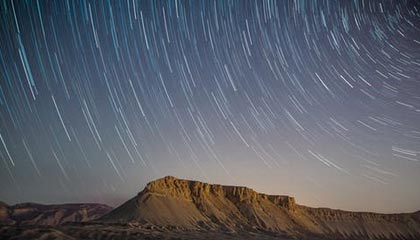 黑料深度揭秘：内幕风波背后，主持人在酒店房间的角色疯狂令人意外（虚构版）